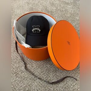 📌SOLD ON OTHER WEBSITE. Hermès - Davis H Sellier Cap